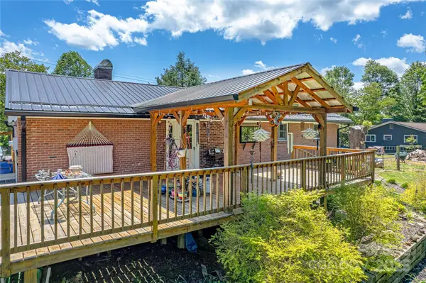 75 Hawthorne Drive, Brevard, NC 28712