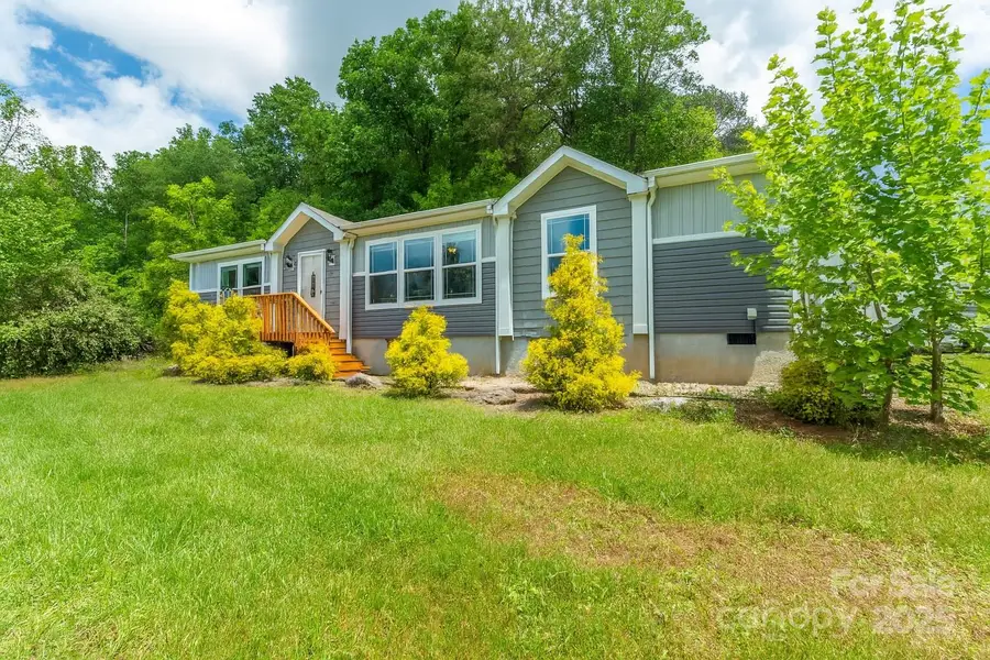 11 Bartlett Avenue, Black Mountain, NC 28711 - Image #2