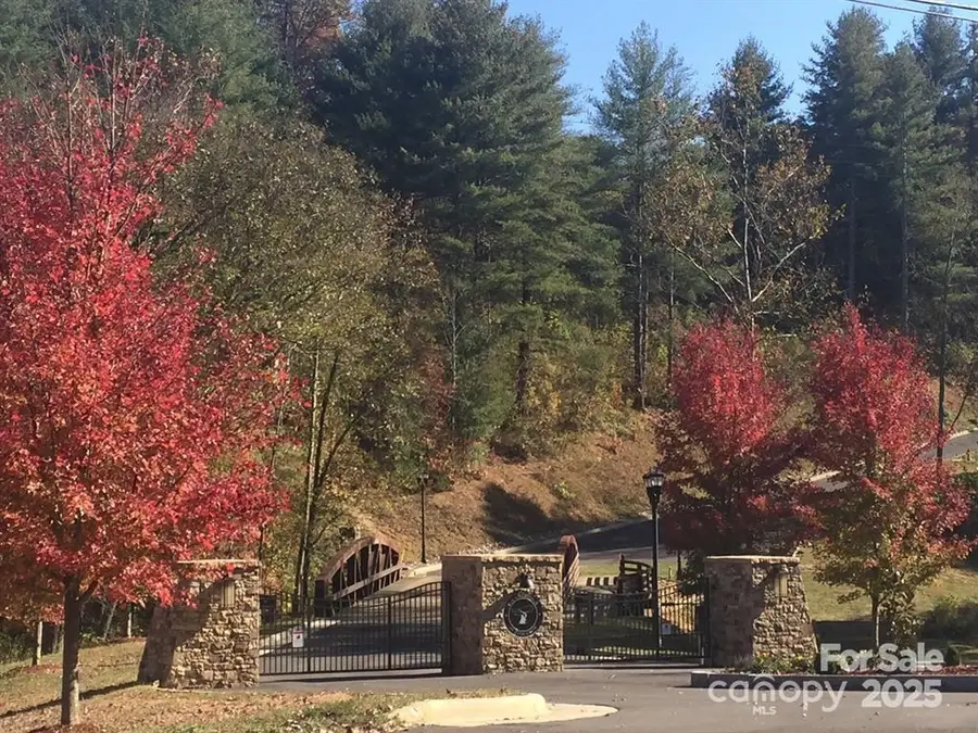 43 Crossings Circle #16, Fairview, NC 28730 - Image #2