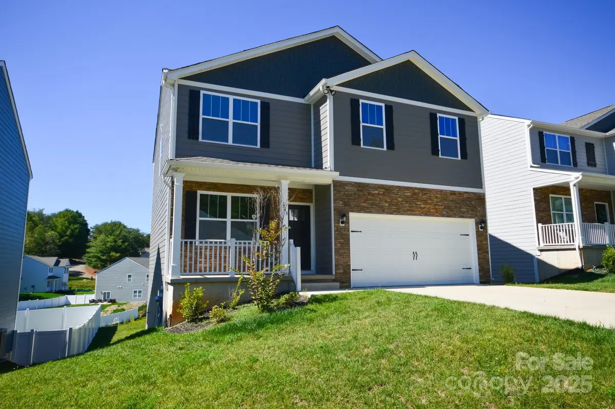 568 Country Oak Drive, Asheville, NC 28804 - Image #1