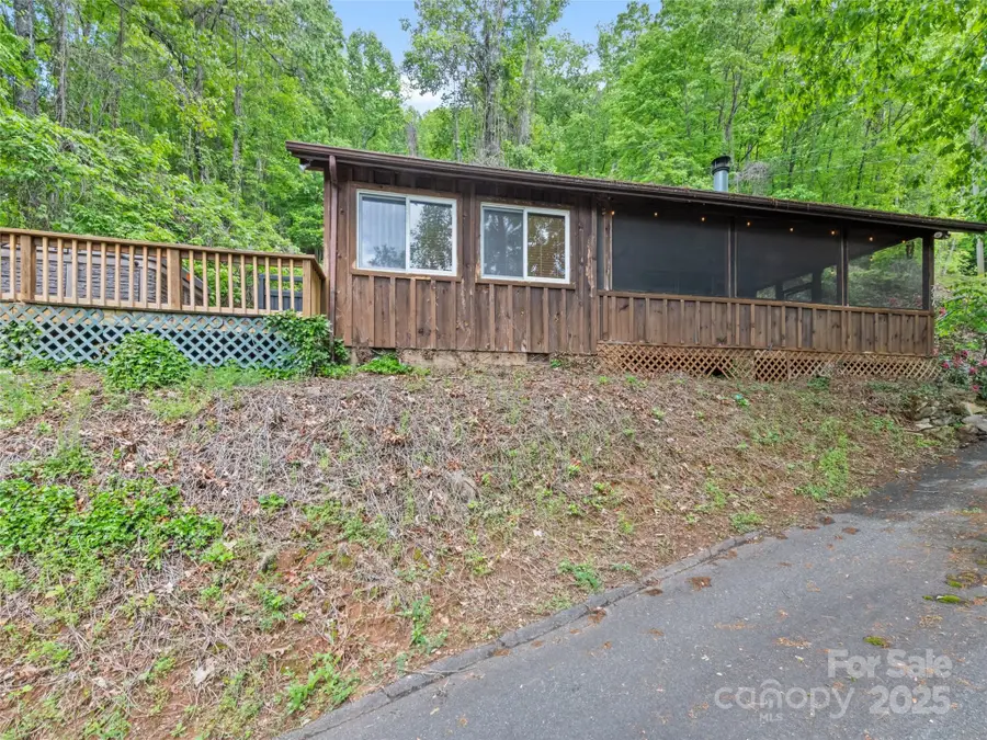 237 Biltmore Circle, Bryson City, NC 28713 - Image #3