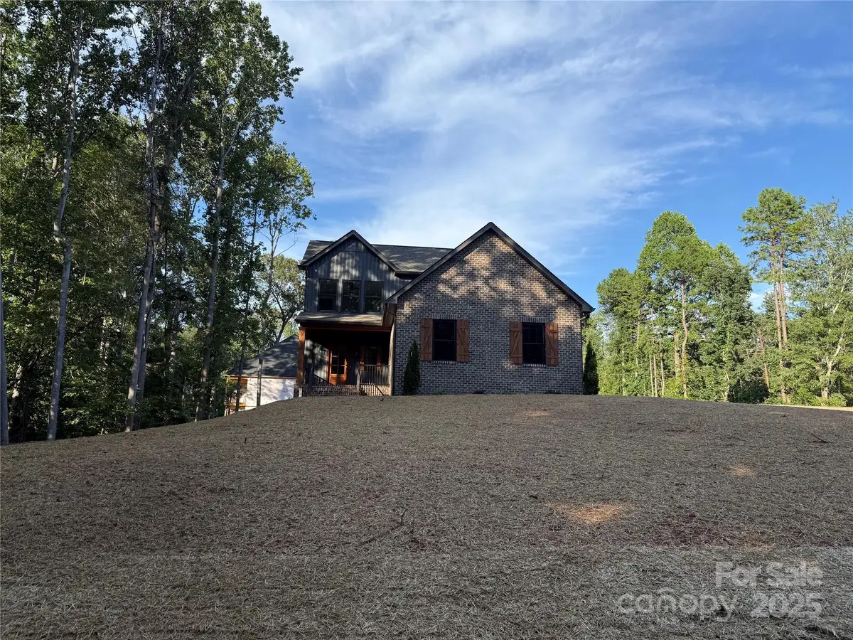 124 Third Street Se, Hickory, NC 28602 - Image #1