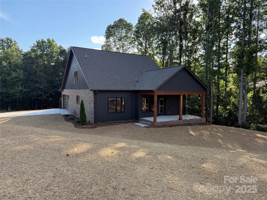 124 Third Street Se, Hickory, NC 28602 - Image #3