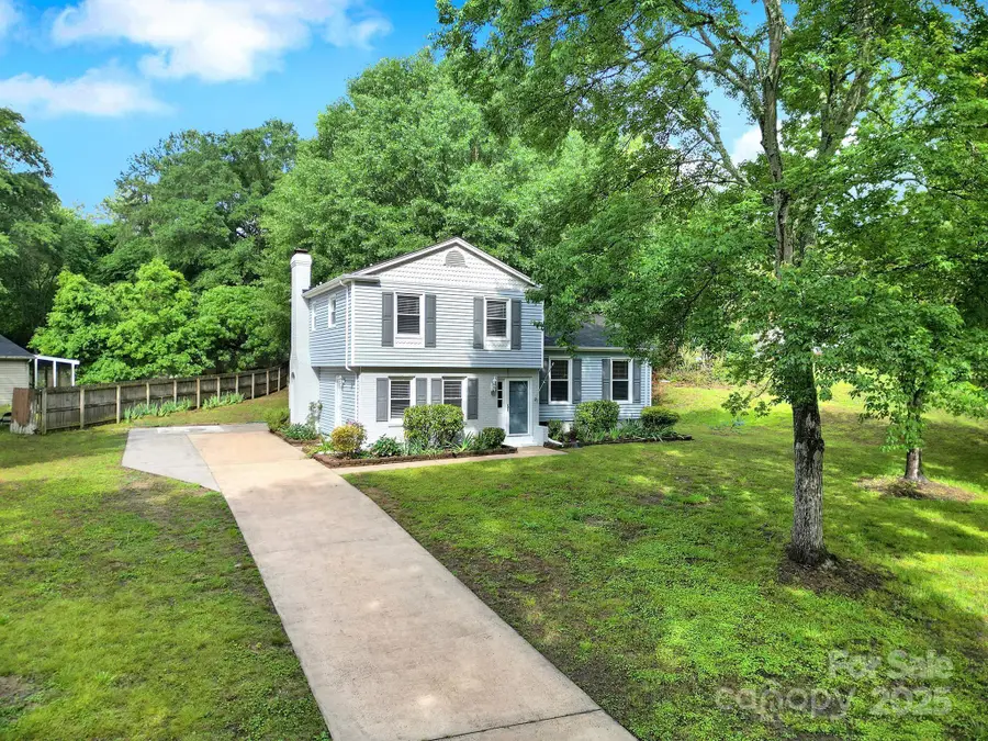 8514 Timber Crest Circle, Charlotte, NC 28226 - Image #3