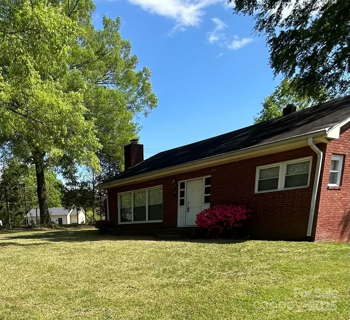 610 E Maryland Avenue, Bessemer City, NC 28016 - Image #1