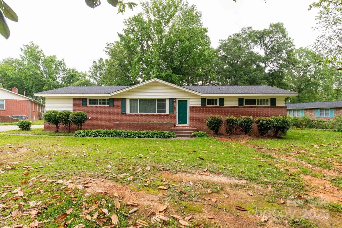 405 N Woodland Drive, Lancaster, SC 29720 - Image #1