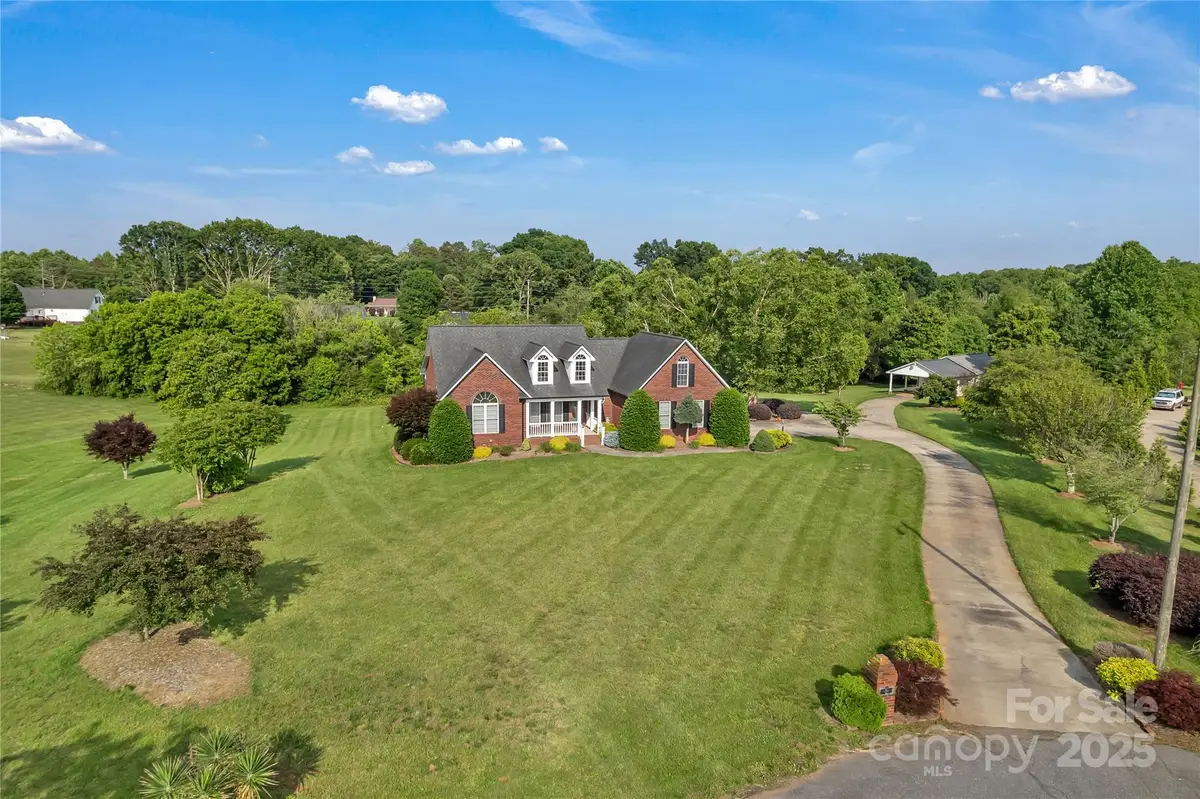 814 Settlers Drive, Cherryville, NC 28021 - Image #1