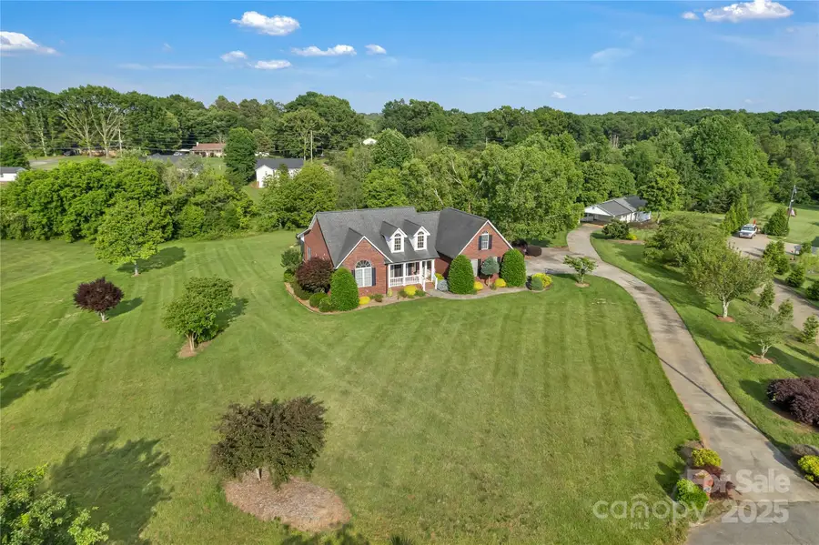 814 Settlers Drive, Cherryville, NC 28021 - Image #3