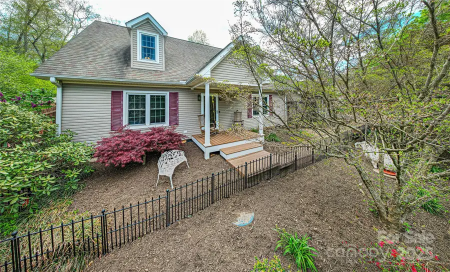 25 N Willow Brook Drive, Asheville, NC 28806 - Image #2