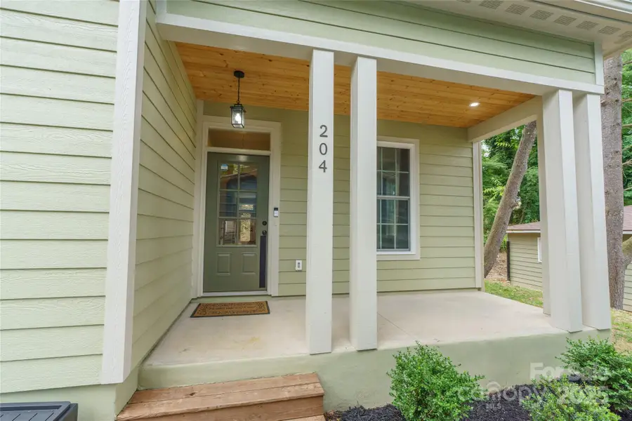 204 Maple Avenue, Marion, NC 28752 - Image #2