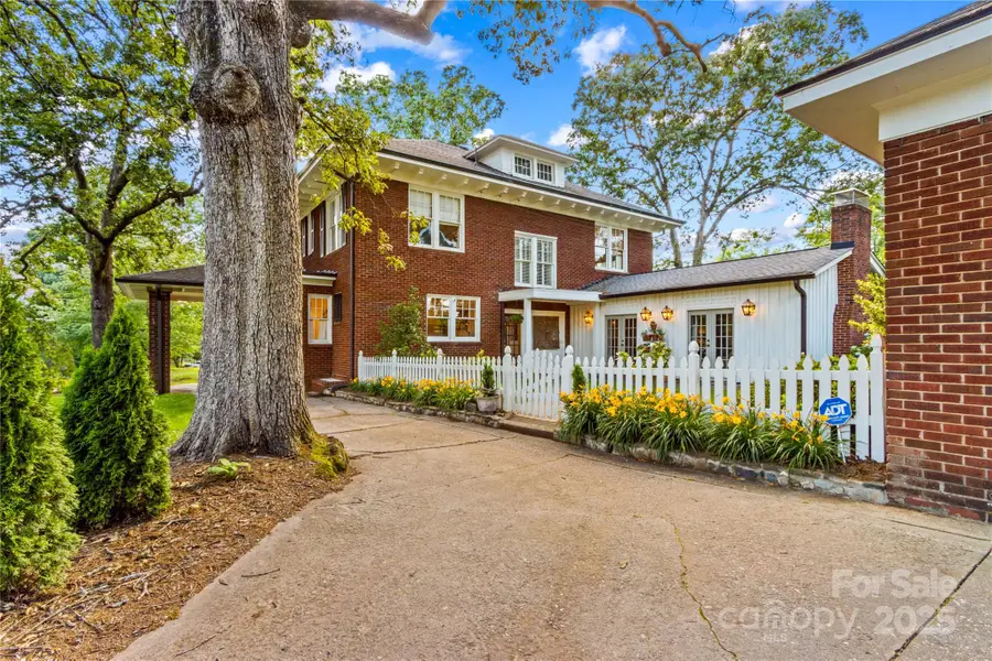 712 N Center Street N, Statesville, NC 28677 - Image #2