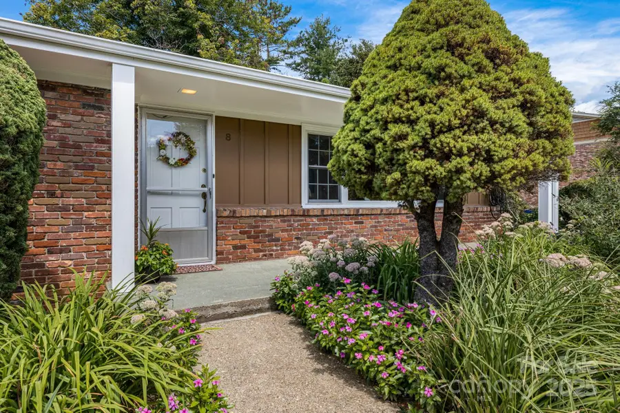 8 Fox Chase Road, Asheville, NC 28804 - Image #3