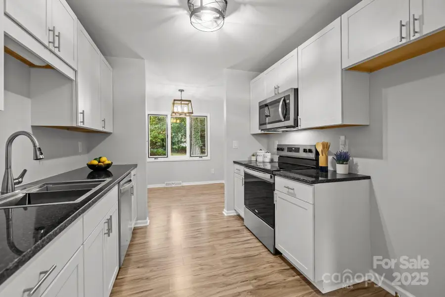 13446 Idlefield Lane, Matthews, NC 28105 - Image #3