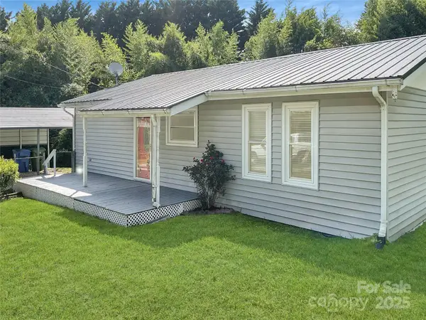 13 Rosscraggon Drive, Asheville, NC 28803