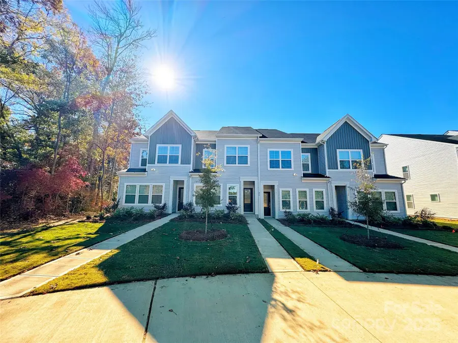 4750 Lakeview Road N #18, Charlotte, NC 28216 - Image #2