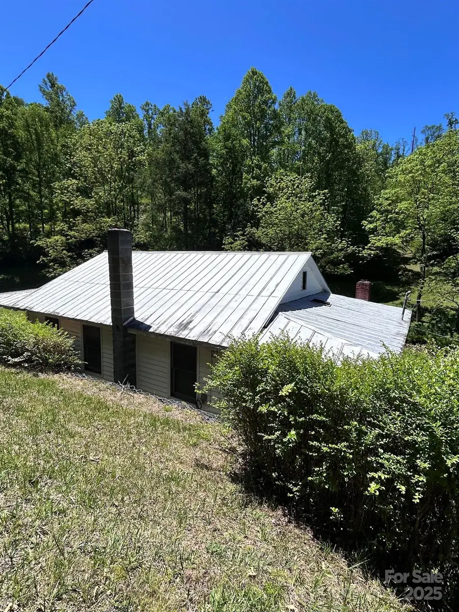 611 Johnson Hollow Road, Bakersville, NC 28705 - Image #2