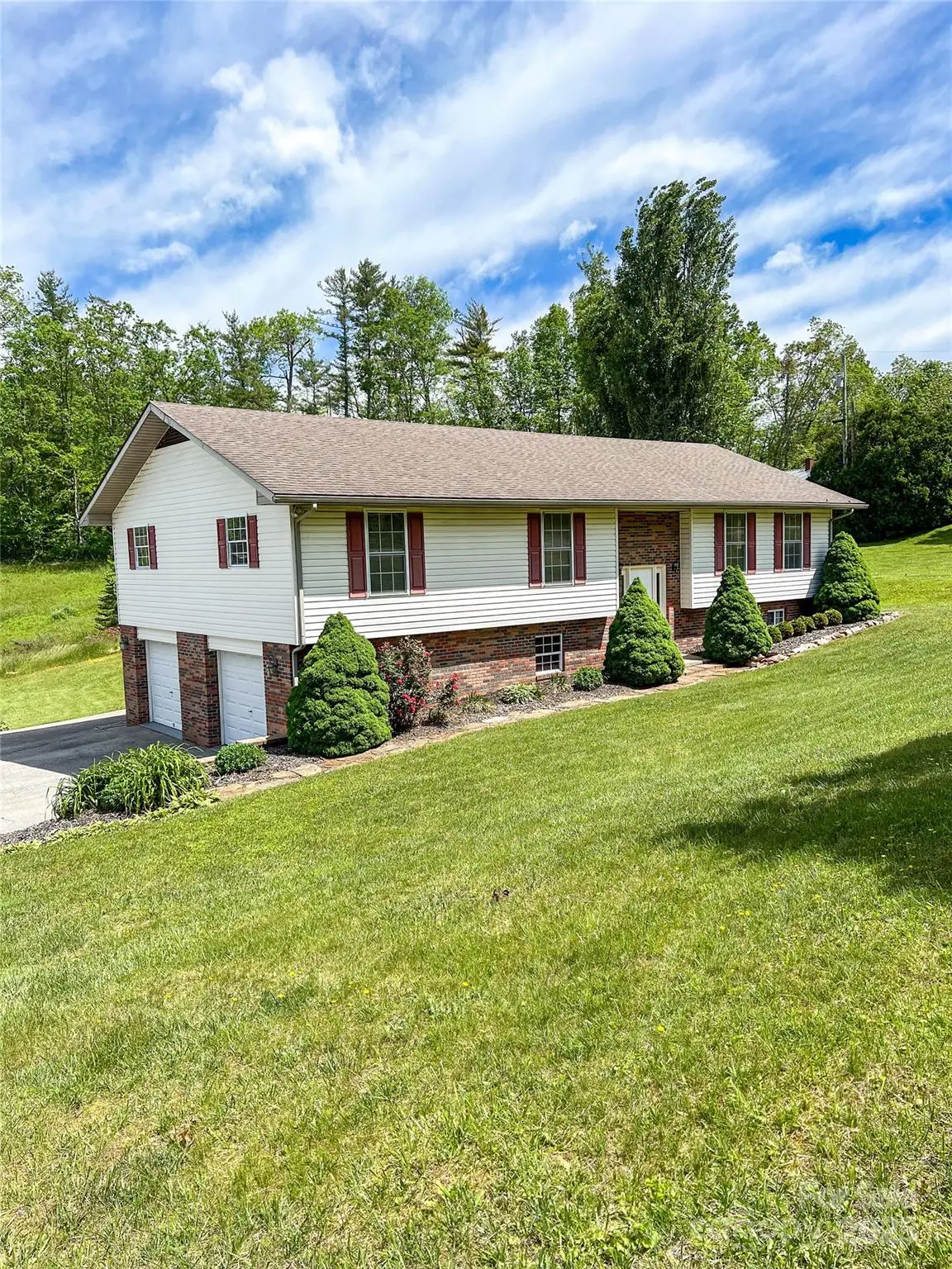 660 Halltown Road, Spruce Pine, NC 28777 - Image #1