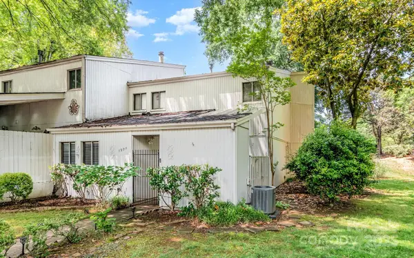 7900 Horse Chestnut Lane, Charlotte, NC 28277