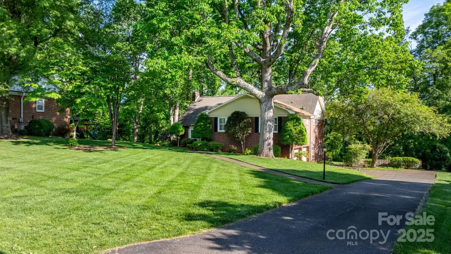 220 West Park Drive, Morganton, NC 28655 - Image #2