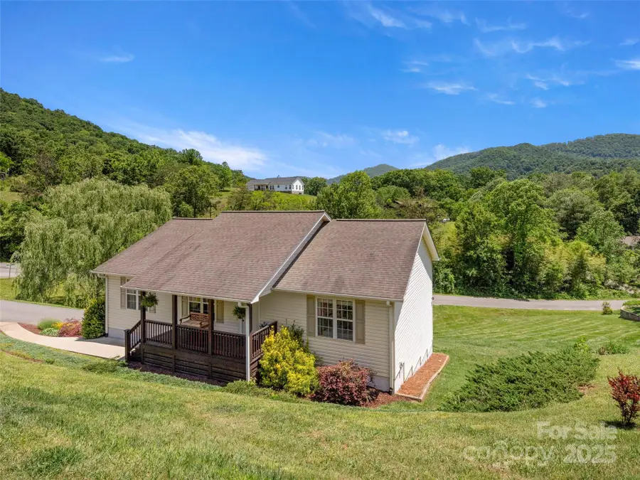 8 Rose Briar Circle, Weaverville, NC 28787 - Image #3