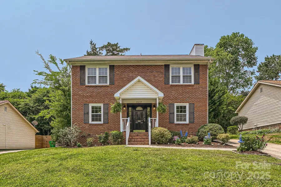 6221 Round Hill Road, Charlotte, NC 28211 - Image #2