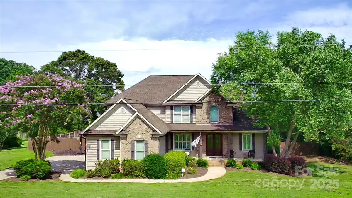 141 Weathers Creek Road, Troutman, NC 28166 - #1