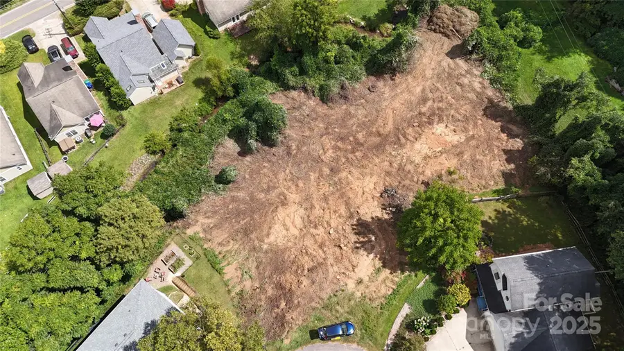 16 Village East Court, Asheville, NC 28805 - Image #2