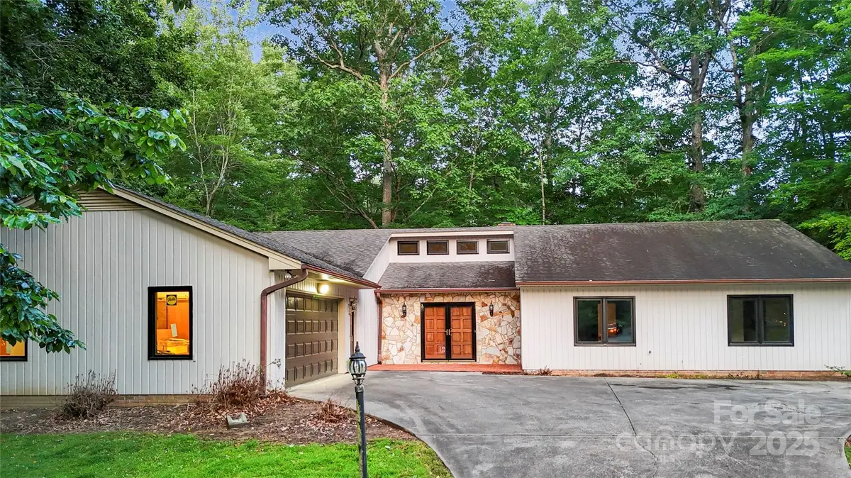 1700 Abbottsford Drive, Kernersville, NC 27284 - Image #1