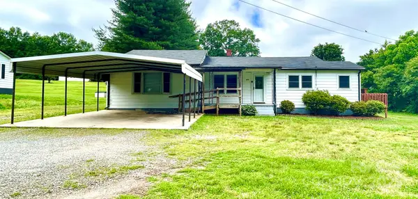 271 Nc 16 Highway N, Taylorsville, NC 28681
