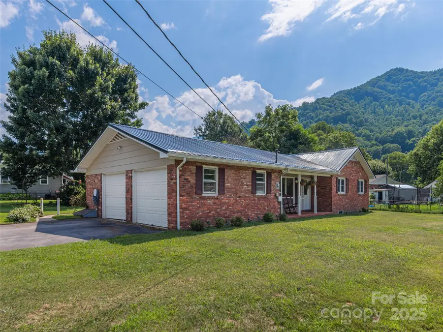 10 Estes Drive, Waynesville, NC 28786 - Image #2