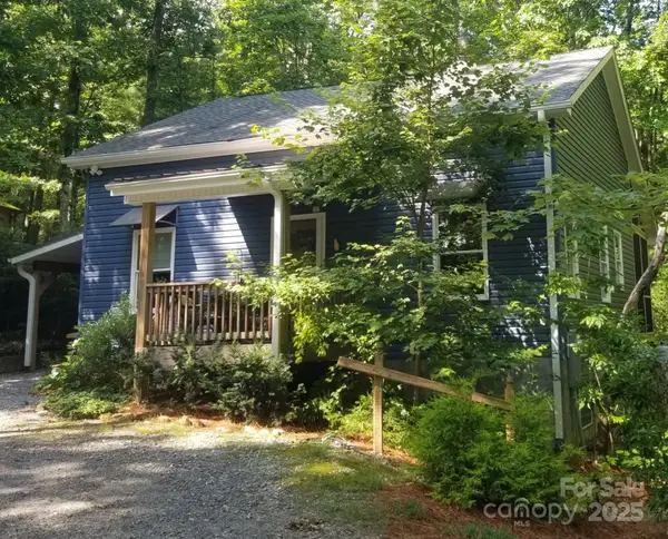 74 S Alta Vista Drive, Saluda, NC 28773