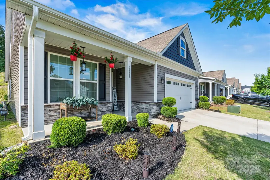 7809 Creek Park Drive, Denver, NC 28037 - Image #2