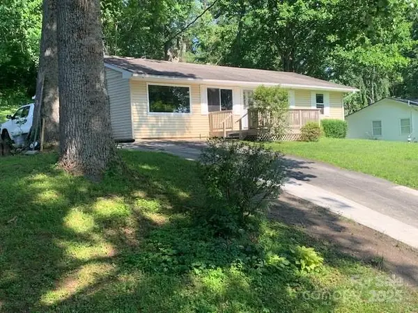 107 Robleigh Drive #5, Hendersonville, NC 28739