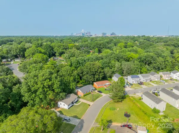 3608 Crestridge Drive, Charlotte, NC 28217