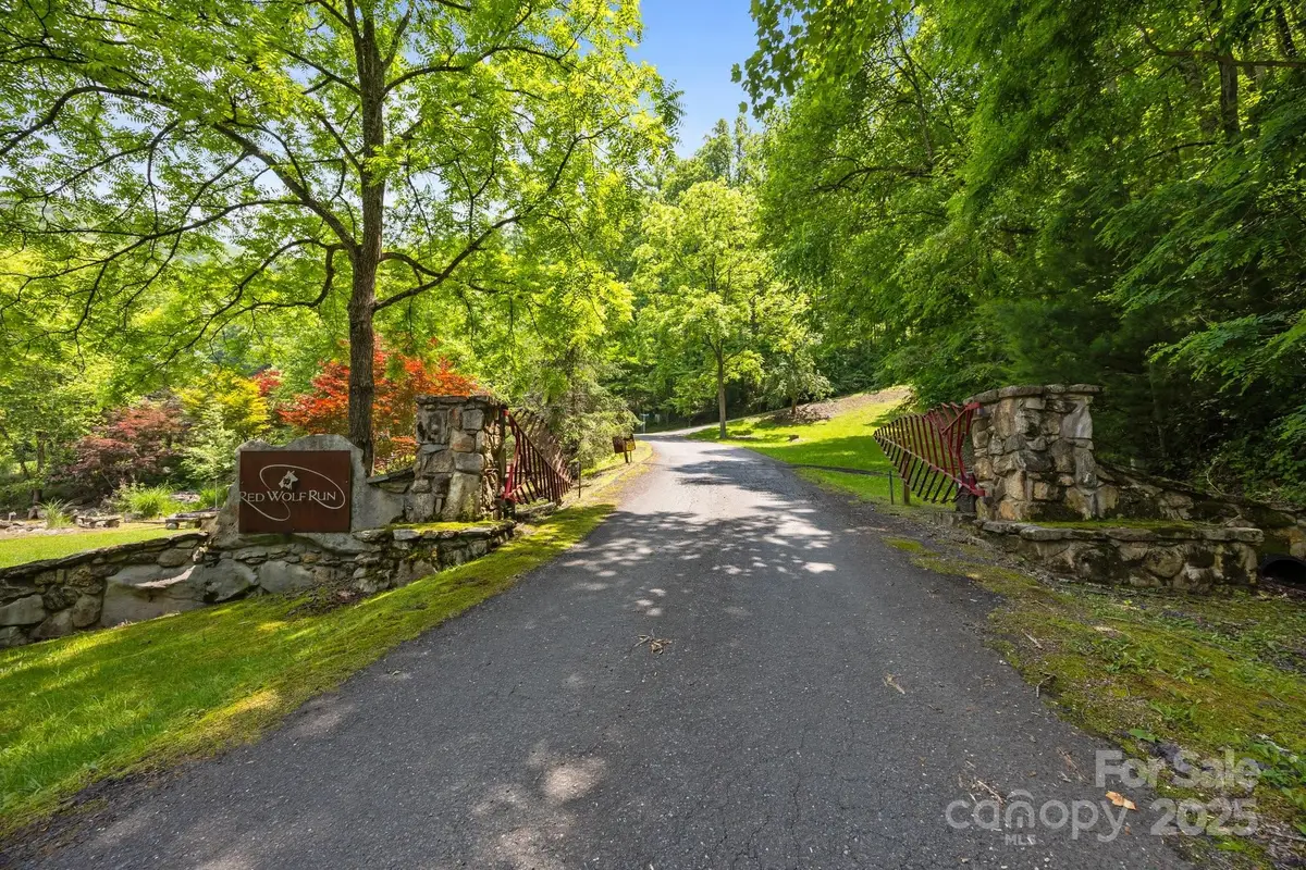 55 Red Wolf Run, Burnsville, NC 28714 - Image #1