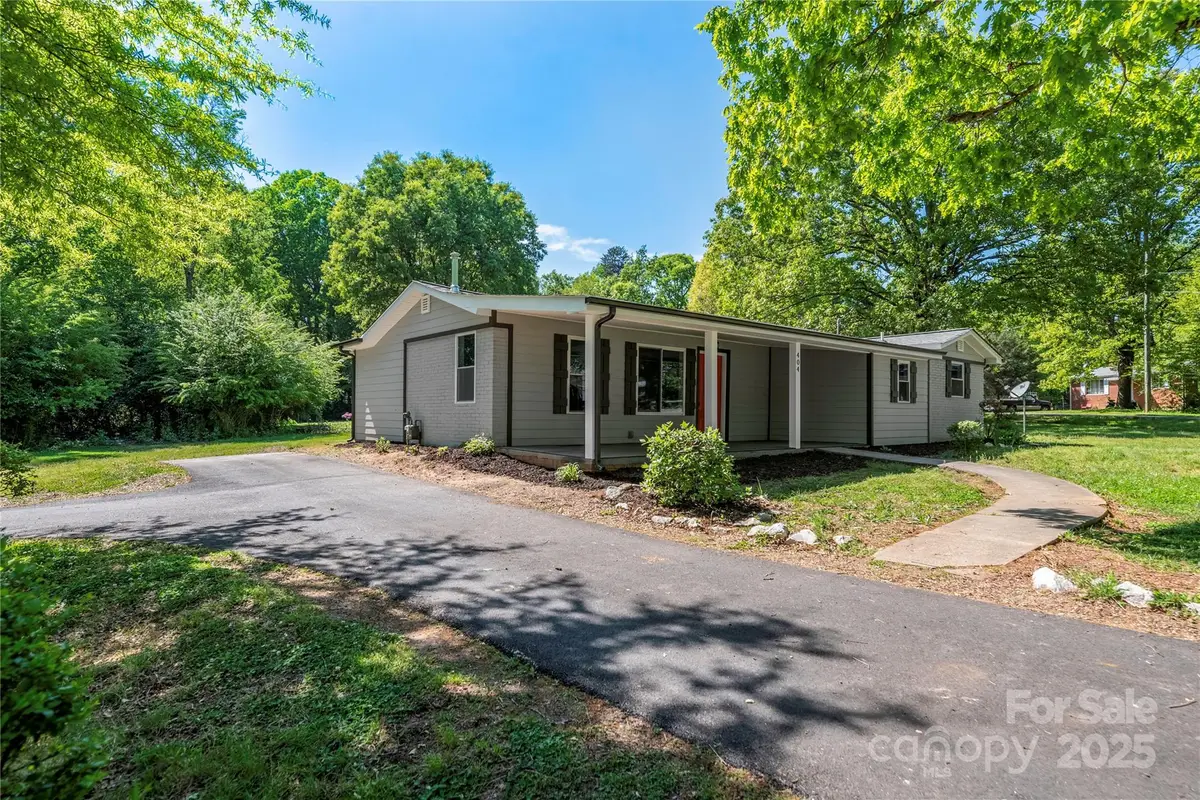 404 Dogwood Lane, Statesville, NC 28677 - Image #1