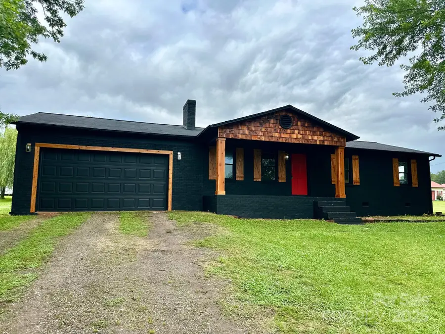 504 Holland Drive, Statesville, NC 28677 - Image #2