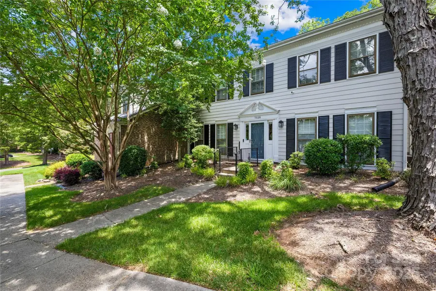 7528 Red Oak Lane, Charlotte, NC 28226 - Image #3