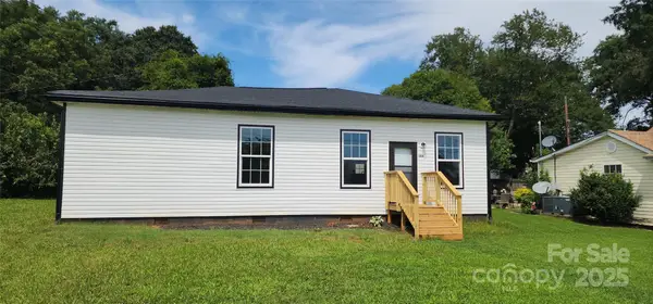 306 E Ratchford Avenue, Gastonia, NC 28054