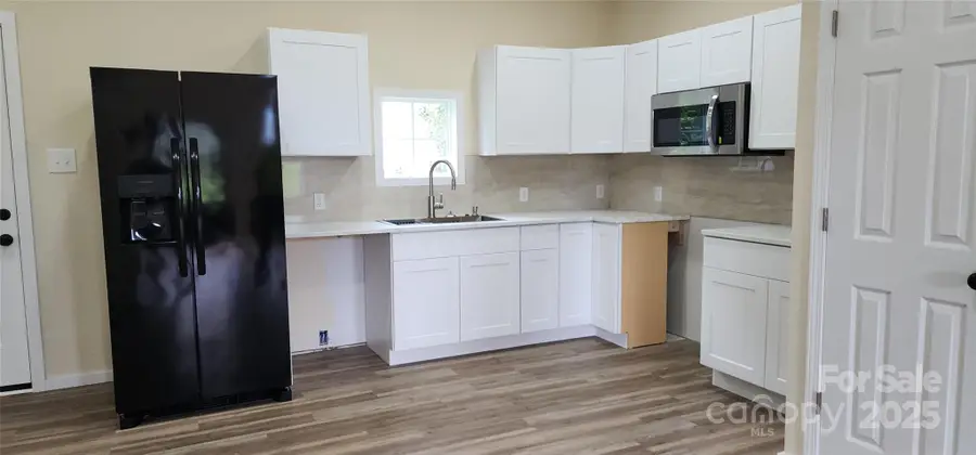 306 E Ratchford Avenue, Gastonia, NC 28054 - Image #3