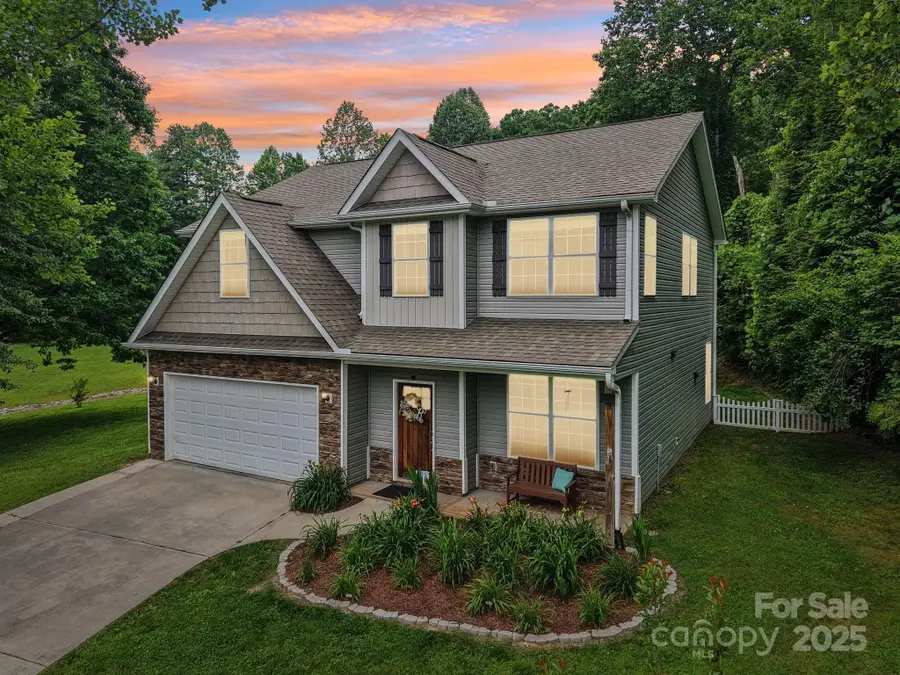 22 Streamside Drive, Hendersonville, NC 28791 - Image #2