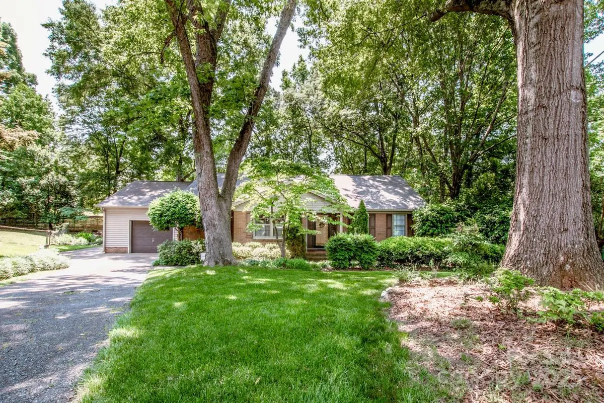 928 Tally Ho Court, Charlotte, NC 28212 - Image #1