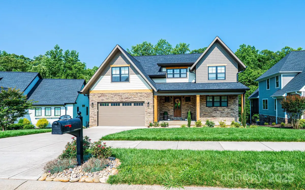 3741 9th Street Court Ne, Hickory, NC 28601 - Image #1