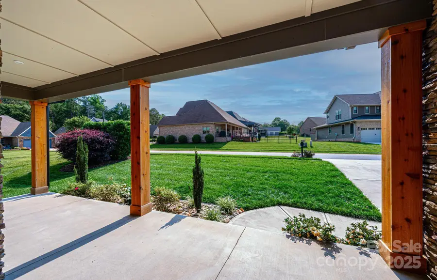 3741 9th Street Court Ne, Hickory, NC 28601 - Image #3