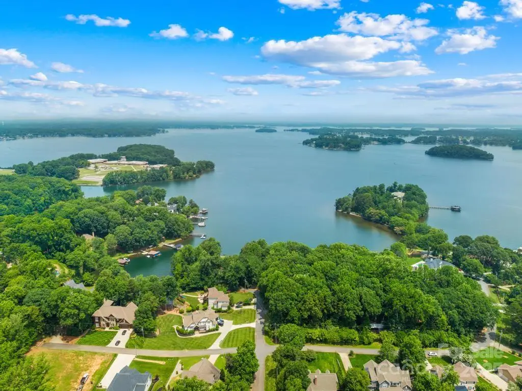 16429 Twin Cove Drive, Huntersville, NC 28078 - Image #1