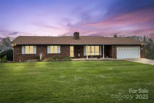 83 Overlook Drive, Leicester, NC 28748