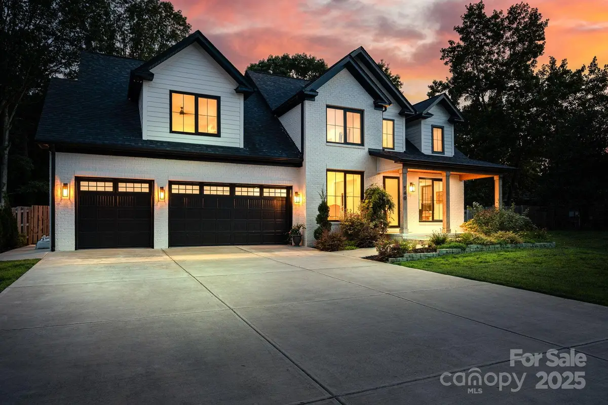 140 Robin Road, Lincolnton, NC 28092 - #1