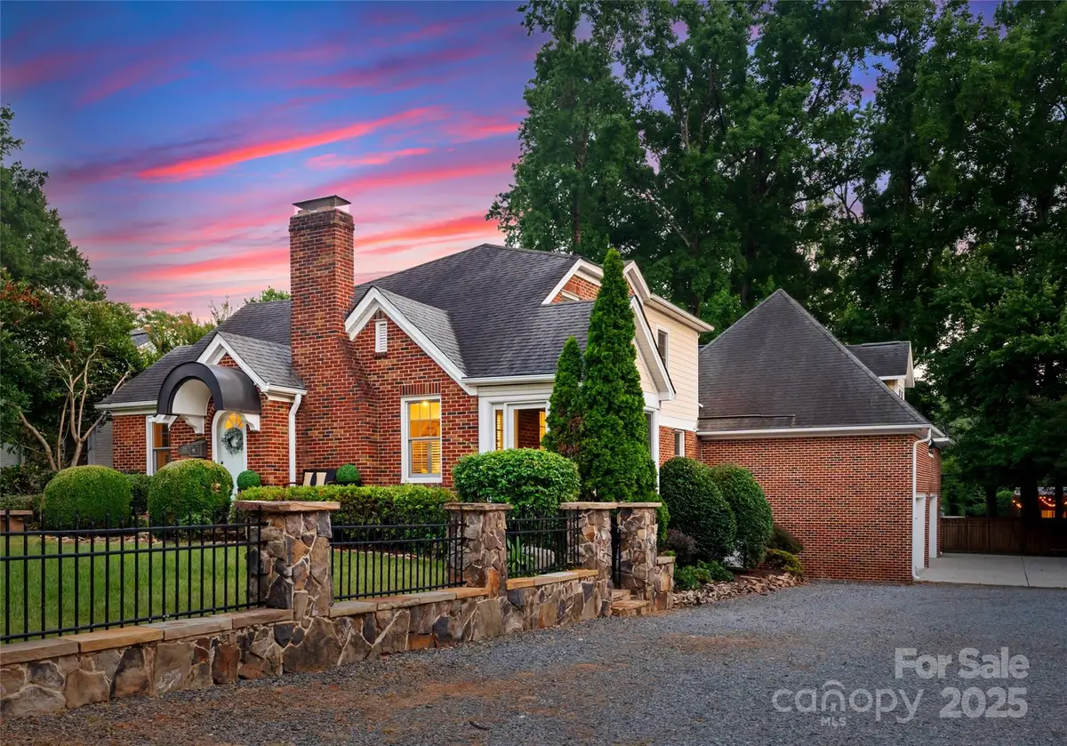 2100 Chesterfield Avenue, Charlotte, NC 28205 - Image #1