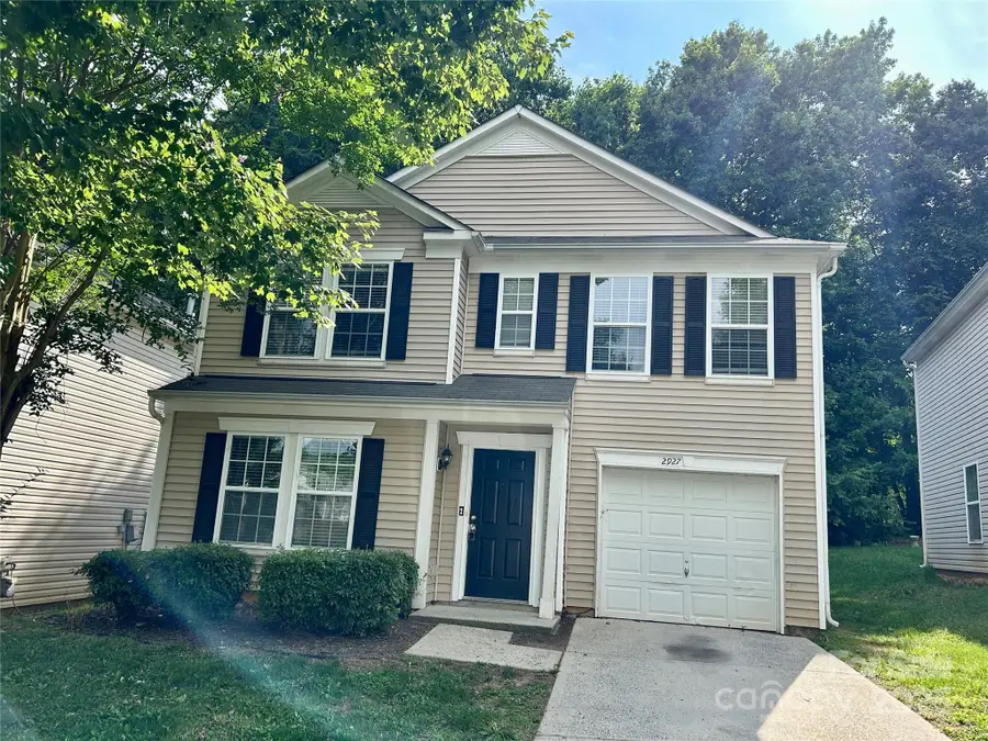 2927 Meadow Knoll Drive, Charlotte, NC 28269 - Image #2