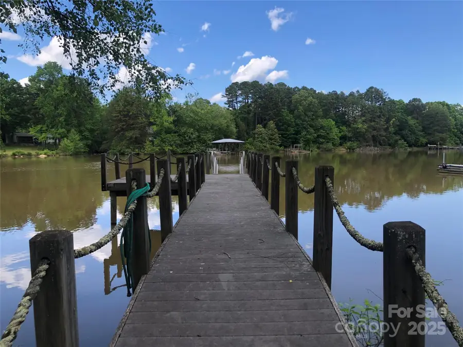 6718 Emerald Isle Drive, Sherrills Ford, NC 28673 - Image #2